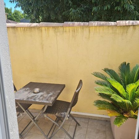 Chambre Cosy Avec Terrasse Apartamento Arles Exterior foto